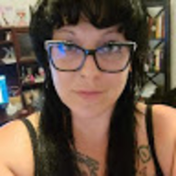 Meet your Posher, Kara - Picture 1 of 1